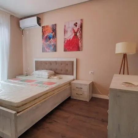 Lotus - City Center Apartment *